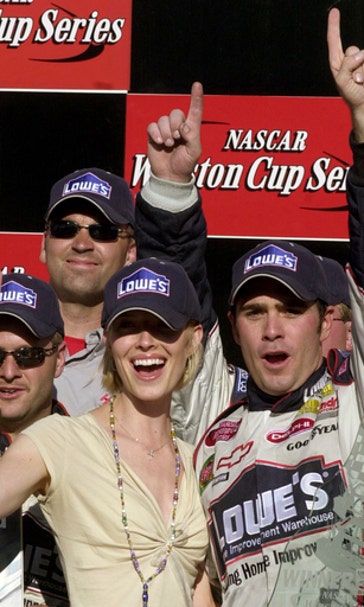 Jimmie Johnson has long career ahead to sell to sponsors